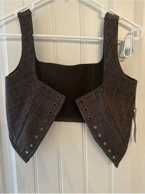Plaid Cropped Vest in Brown and Black size is 32B no string